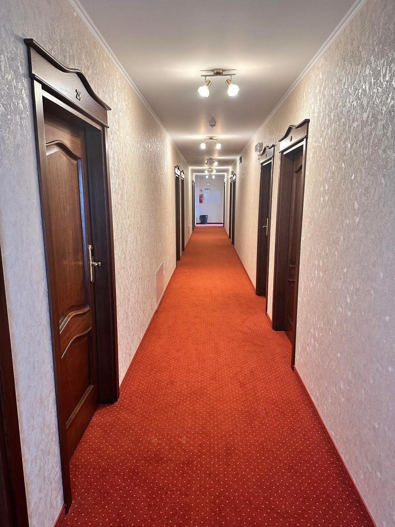 Hotel "Xavier" Lubycza Krolewska Kültér fotó