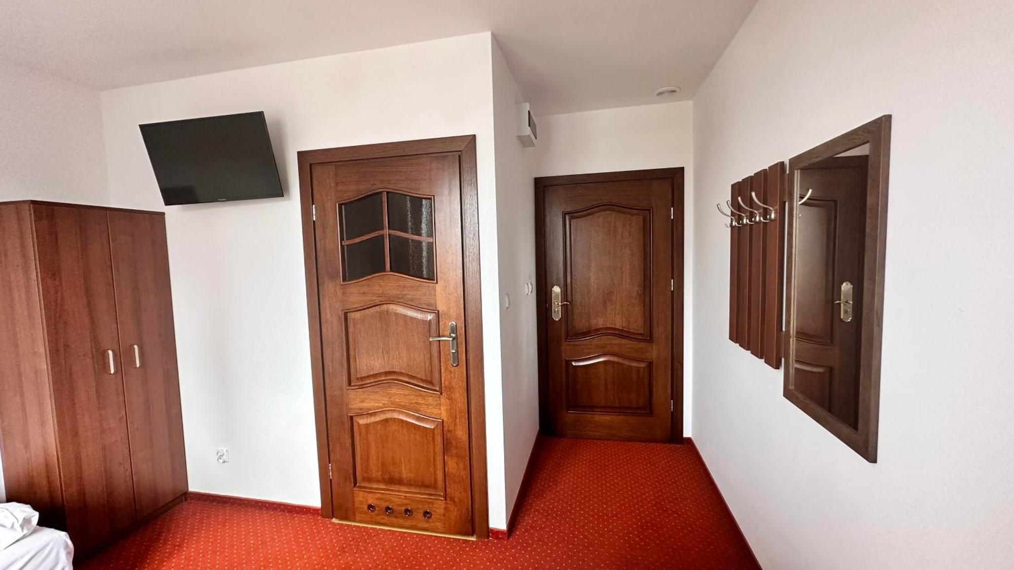 Hotel "Xavier" Lubycza Krolewska Kültér fotó